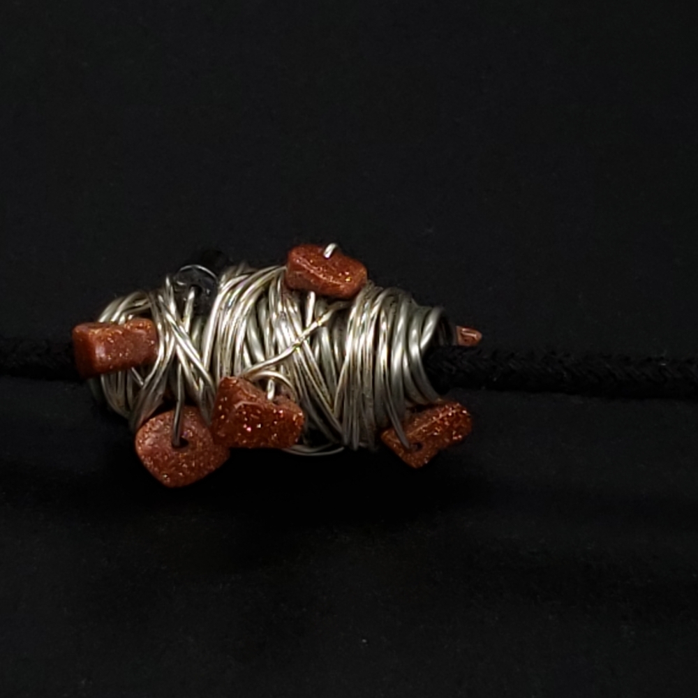 Chaos Focal Bead Necklace - Picture 5 of 10